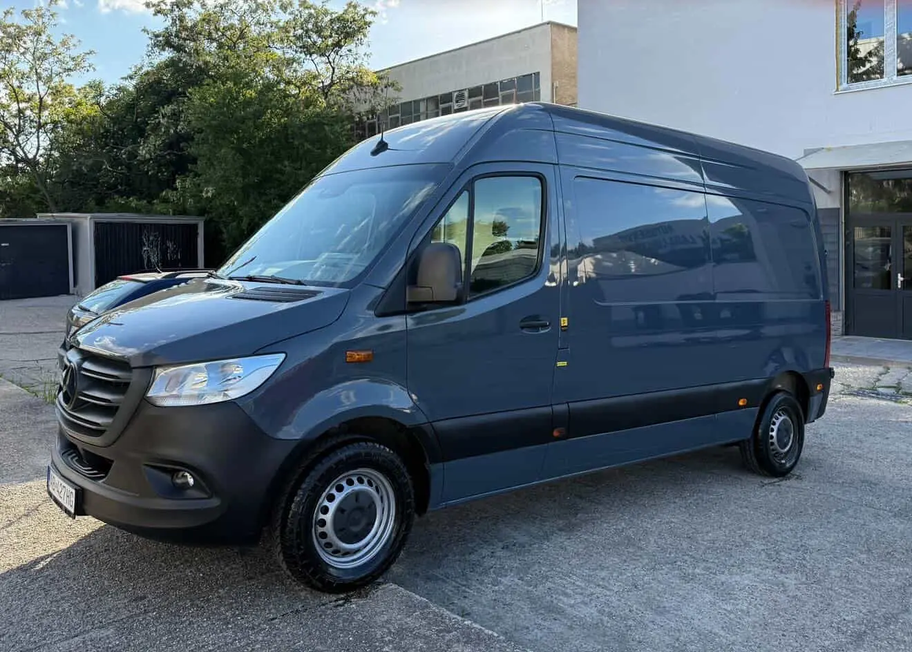 Mercedes Sprinter na prenájom v Bratislave od 11 Rent
